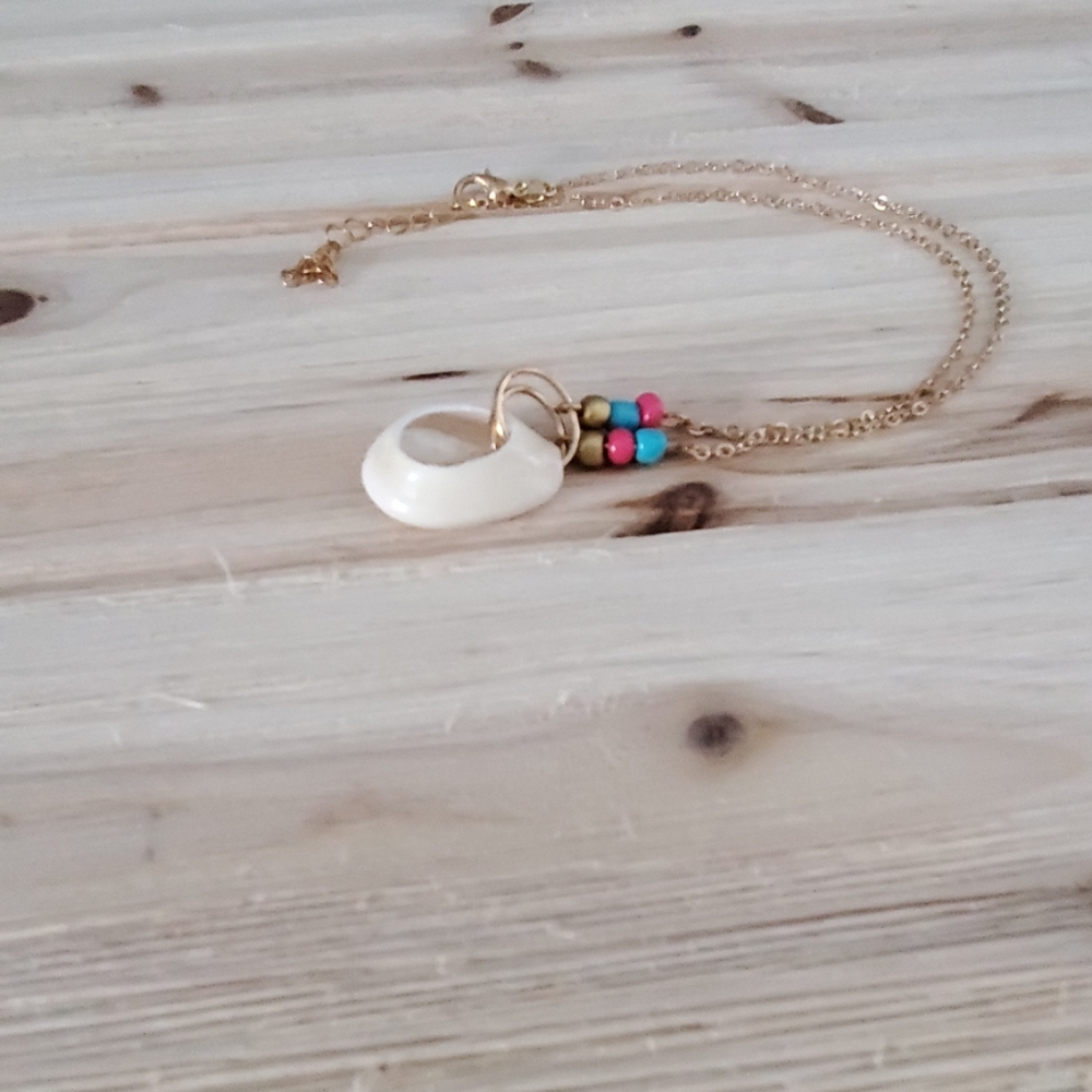 Shell necklace - Picture 3 of 5